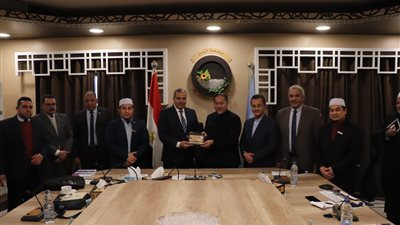 رئيس جامعة الأزهر يستقبل وفدًا ماليزيًّا لبحث آفاق التعاون في مختلف المجالات العلمية