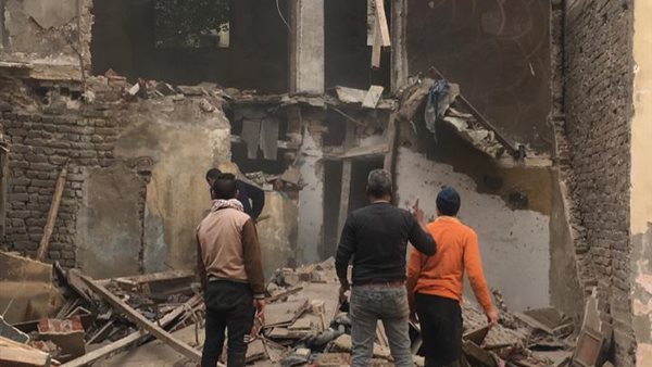 المنزل المنهار