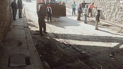 القليوبية: إصلاح كسر صاج بكوبرى السكة الحديد بقرية بطا في بنها |صور