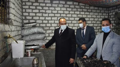 نائب محافظ المنيا يقود حملة لمتابعة تطبيق الإجراءات الاحترازية بمنطقة أبو هلال