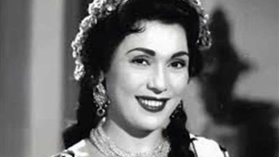 لا تهاب أحدًا.. كيف أحرجت تحية كاريوكا الملك فاروق وحاشيته في ملهى ليلي؟