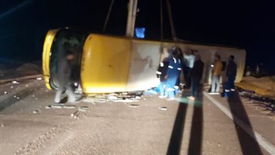 رئيس مدينة رأس غارب: خروج معظم مصابي حادث انقلاب أتوبيس نقل الركاب