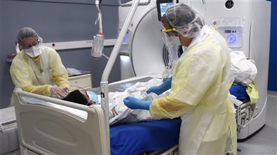 عالم روسي يحذر: الإصابة بـ كورونا تؤثر على العمر البيولوجي للشخص