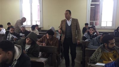 هدوء تام في لجان امتحانات كلية اللغة العربية │ صور