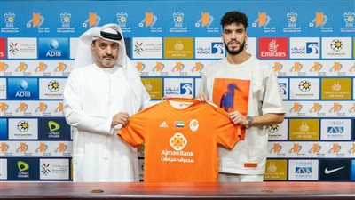 رسميًا.. وليد أزارو ينتقل إلى عجمان الإماراتي 