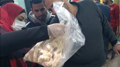 غلق 26 منشأة وإعدام 2.4 طن أغذية غير صالحة للاستهلاك الآدمي بالشرقية │ صور