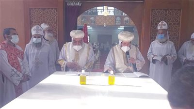 بعد إعادة بنائها.. تدشين مذبحين وأيقونات كنيسة الأنبا أنطونيوس والأنبا بولا بالفيوم │ صور