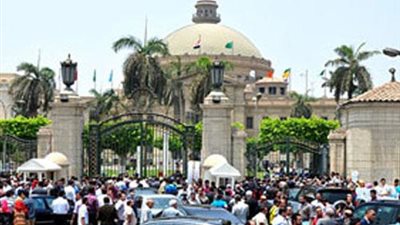 طلاب جامعة القاهرة: الإدارة أبلغتنا بإخلاء المدينة الجامعية