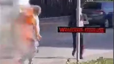 بوعزيزي جديد بـ أوروبا.. إيطالي يشعل النار في جسده أمام قسم شرطة │ صور