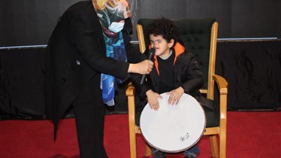 أنا إنسان مثلكم فلا تتنمروا.. الطفل الملهم في جناح الأزهر من الإعاقة إلى التحدي وحفظ القرآن