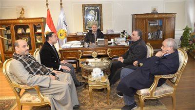 محافظ أسيوط يلتقى أعضاء مجلسي الشيوخ والنواب لمناقشة المشروعات الخدمية