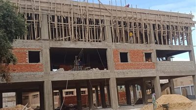 رئيس مركز أبوقرقاص يتفقد مشروعات حياة كريمة داخل قرية بني عبيد