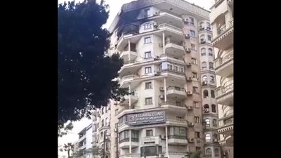 جهات التحقيق تنتدب الأدلة الجنائية لفحص أسباب حريق عقار وفاء عامر