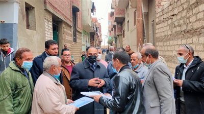 نائب محافظ المنيا يتابع سير العمل بمنظومة الاشتراطات البنائية بمركز مطاي