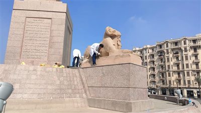 تخصيص فريق من وزارة السياحة والآثار لصيانة مسلة وكباش ميدان التحرير | صور