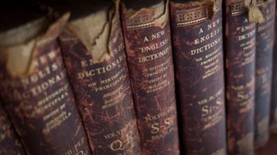 ظهور قاموس أكسفورد للمرة الأولى.. تعرف على رحلة المعجم الإنجليزي الأشمل 