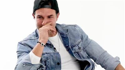 باسل خياط باكيًا: قلبي يحمل الكثير من التجارب الصعبة|صور