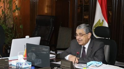 وزير الطاقة اليوناني: نتطلع إلى سرعة تنفيذ مشروع الربط الكهربائي مع مصر