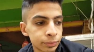 حاول يفتح مقدرش ومات جنب الباب.. صديق أحد ضحايا أسرة الشرابية يكشف تفاصيل اللحظات الأخيرة | بث مباشر