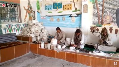 هُنا الحضارة والتاريخ.. قصة أقدم مصنع لفن الألباستر لتقليد التماثيل الفرعونية بالأقصر | فيديو