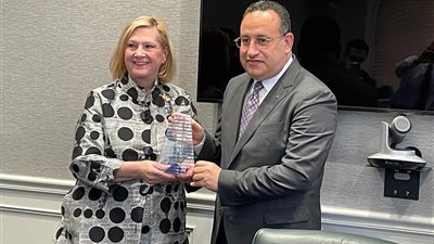 رئيس جامعة الإسكندرية يوقع اتفاقية تعاون مشترك مع لويزفيل الأمريكية