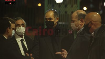 جمال مبارك يصل عزاء اللواء عبد السلام المحجوب بمسجد الشرطة