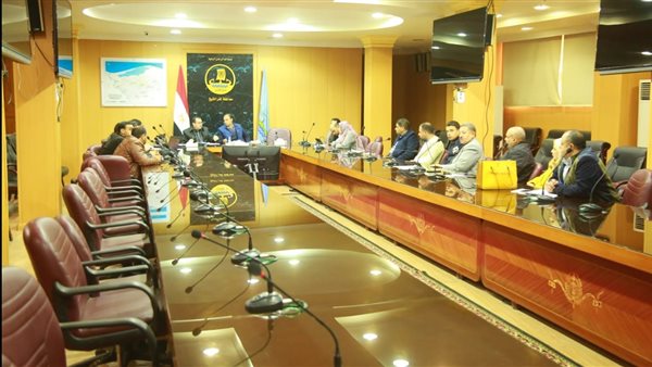 محافظ كفر الشيخ يتابع