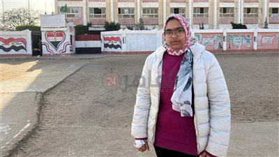 طالبة بالإعدادية تستغيث بوزير التعليم: فتشوني ذاتيًا باللجنة وهددوني وأنا معلقة محاليل |فيديو