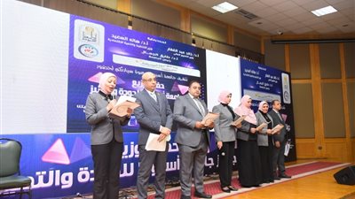 فريق جائزة مصر للتميز الحكومي يشارك في حفل توزيع جوائز التميز الداخلي لجامعة أسيوط