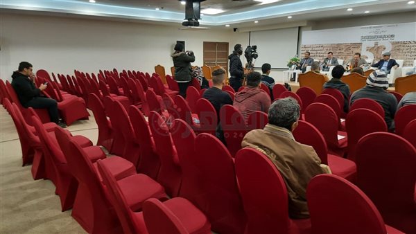 ندوة الفنان محيي