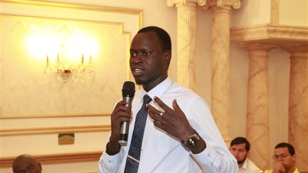 جاتيك ويشار متحدثا