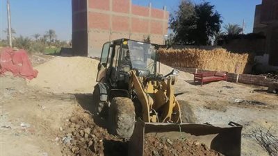 إزالة 14 حالة تعدٍّ بالبناء على الأراضي الزراعية في سوهاج | صور