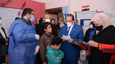 ضمن حياة كريمة.. جامعة طنطا تنظم قوافل طبية لقرية بزفتى