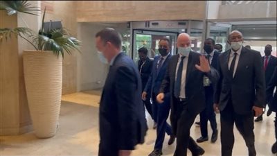 مباراة مصر والكاميرون تحت أعين رئيس فيفا