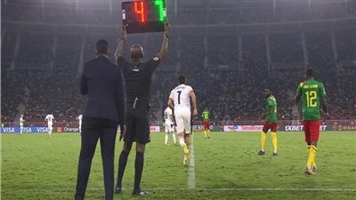 تريزيجيه بديلًا لـ عمرو السولية في صفوف مصر أمام الكاميرون