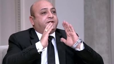 شقيانين وتعبانين طول اليوم.. خبير أسري: المرأة تصبح مقصرة في حق زوجها بهذه الحالة