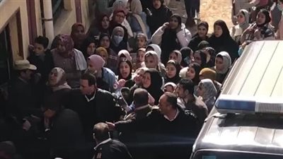 وكيلة مدرسة السنبلاوين ضحية الاعتداء من أولياء الأمور تكشف التفاصيل الكاملة