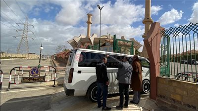 وصول جثمان الفنانة عايدة عبد العزيز إلى مسجد الشرطة