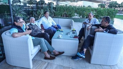 حسن حمدي يساند الأهلي في كأس العالم للأندية بالإمارات | فيديو