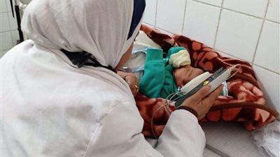 فحص 125 ألف طفل حديث الولادة بالمنيا خلال 2021 ضمن مبادرة السمعيات 