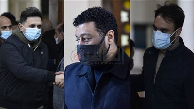 أحمد الشامي ونجوم مسرح مصر يؤدون واجب العزاء في والدة محمد جمعة 