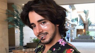 بعد تحوله لأنثى.. أبرز لقطات بدر خلف المثيرة للجدل