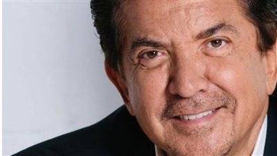 بسبب أغنية لا تقولي عمري خمسين.. وليد توفيق متهم بتشجيع كبار السن على الزواج من القاصرات