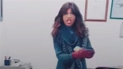 هتقلبي دكر من الحلويات.. طبيبة تغذية تعنف متابعيها للتقليل من أوزانهم | فيديوجراف