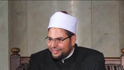 عالم أزهري: يحق للزوجة أو الزوج منع بعضهما من استخدام فيسبوك وانستجرام