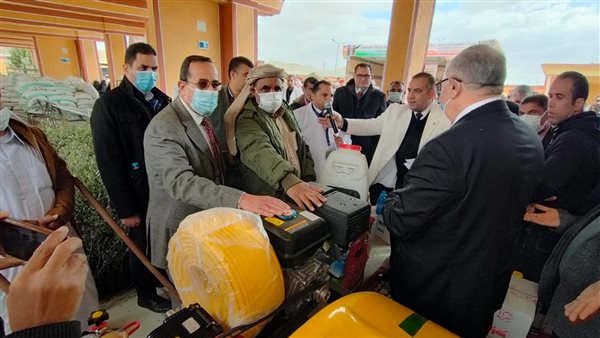 وزير الزراعة ومحافظ