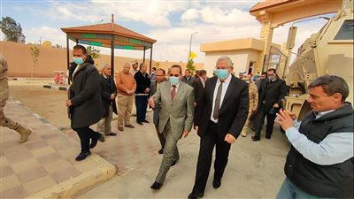 وزير الزراعة يقرر منح الشيخ زويد 20 ألف شجرة زيتون | صور