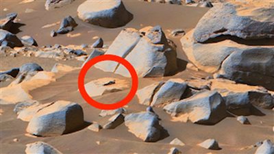 صور وآثار أقدام..وكالة ناسا ترصد كائنات فضائية ووجود دليل حياة على كوكب المريخ
