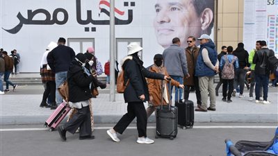 معرض القاهرة الدولي للكتاب 53 يستقبل في يومه العاشر 326 ألف زائر