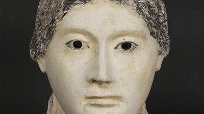 تُصب في قوالب.. تعرف على صناعة الأقنعة الجنائزية الرومانية في مصر القديمة 